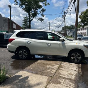 2017 Nissan PATHFINDER SV 照片 10