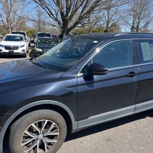 VOLKSWAGEN TIGUAN SE 4MOTION - 2