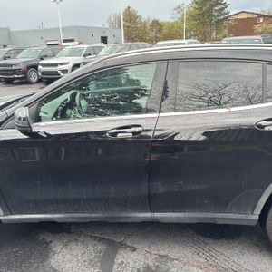 MERCEDES-BENZ GLA - 4