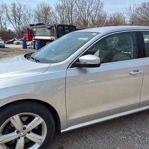 VOLKSWAGEN PASSAT 1.8T WOLFSBURG EDITION - 2