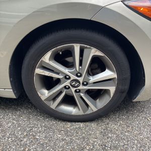 صورة مصغرة 20 لـ 2017 Hyundai ELANTRA LIMITED