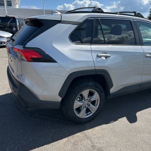 2024 Toyota RAV4 XLE 照片 9