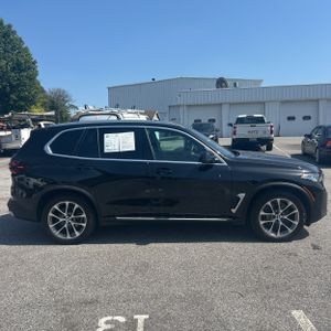 صورة 10 لـ 2025 BMW X5 XDRIVE40I