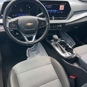 2025 Chevrolet TRAX LT 照片 34