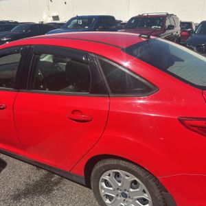 FORD FOCUS SE - 6