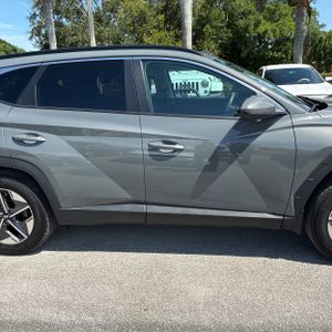 2025 Hyundai TUCSON SEL photo 11