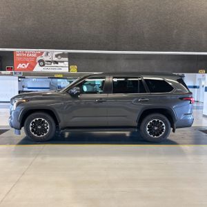 صورة 3 لـ 2026 Toyota SEQUOIA SR5