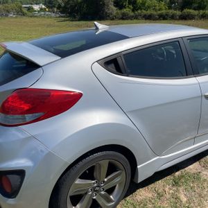 HYUNDAI VELOSTER TURBO - 9