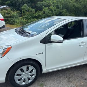2014 Toyota PRIUS C TWO — фото 2