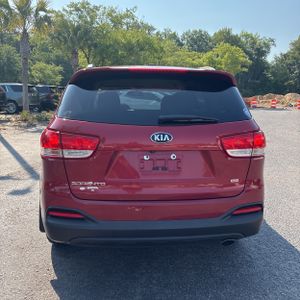 KIA SORENTO LX - 7