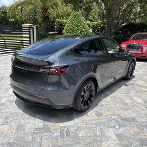 TESLA MODEL Y LONG RANGE - 8