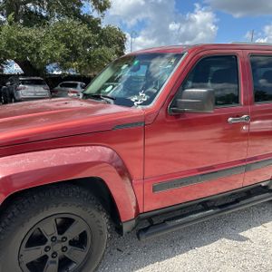 2012 JEEP LIBERTY SPORT 照片 2