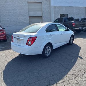 CHEVROLET SONIC LT AUTO - 8