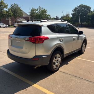 صورة 8 لـ 2013 Toyota RAV4 LE