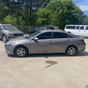 HYUNDAI ELANTRA SE - 3