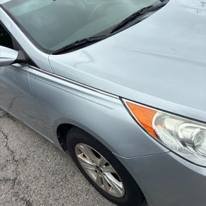 HYUNDAI SONATA GLS - 9