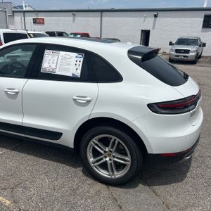 2019 Porsche MACAN BASE — фото 6