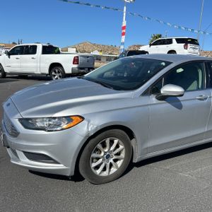 FORD FUSION S - 2