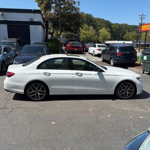 MERCEDES-BENZ E-CLASS - 10