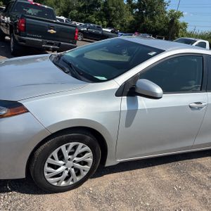 2017 Toyota COROLLA LE 照片 2