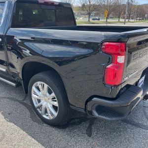 CHEVROLET SILVERADO 1500 HIGH COUNTRY - 5