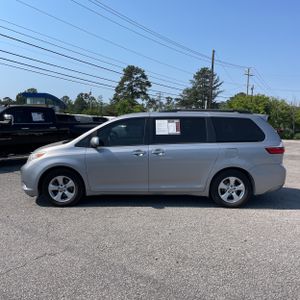 TOYOTA SIENNA - 3