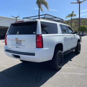 CHEVROLET SUBURBAN - 8