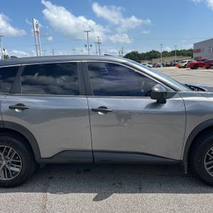 2021 Nissan ROGUE S — миниатюра 11