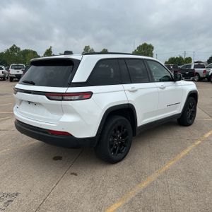 JEEP GRAND CHEROKEE ALTITUDE 4X4 - 8