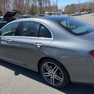 MERCEDES-BENZ E-CLASS - 6