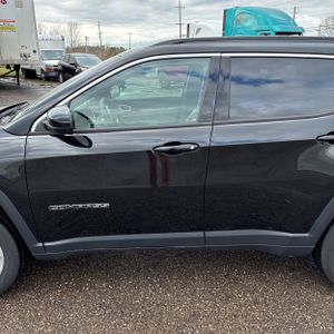 JEEP COMPASS LATITUDE LUX - 4