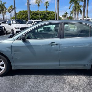 Toyota Camry Base - 4