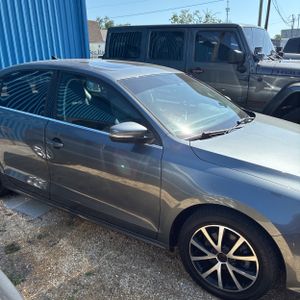 VOLKSWAGEN JETTA 1.4T SE - 6