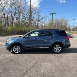 FORD EXPLORER XLT - 3