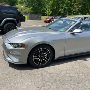 FORD MUSTANG ECOBOOST PREMIUM - 2