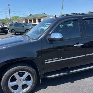 CHEVROLET AVALANCHE LTZ BLACK DIAMOND - 2