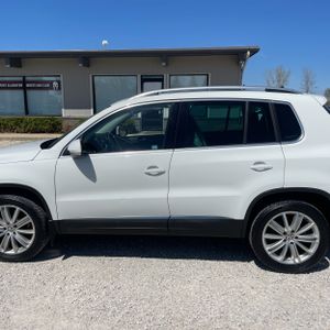 VOLKSWAGEN TIGUAN SE 4MOTION - 4