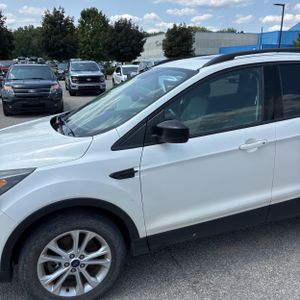 صورة 2 لـ 2017 FORD ESCAPE SE