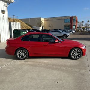 BMW 320I XDRIVE - 10