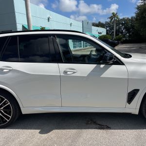2025 BMW X5 M60I — миниатюра 11