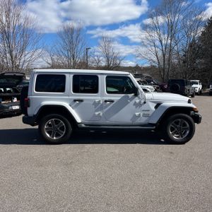 Jeep Wrangler Sahara - 6