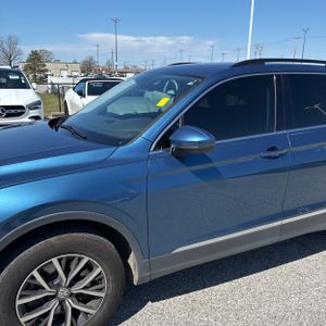 VOLKSWAGEN TIGUAN SE 4MOTION - 2