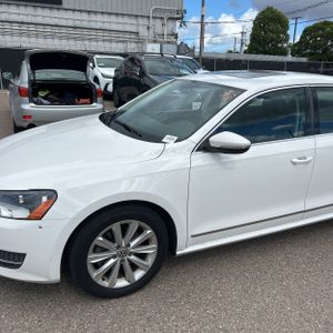 VOLKSWAGEN PASSAT SEL PZEV - 2