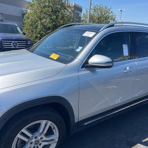 MERCEDES-BENZ GLB - 2