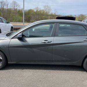 HYUNDAI ELANTRA SEL SPORT - 4