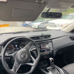 2017 Nissan ROGUE SV 缩略图 36