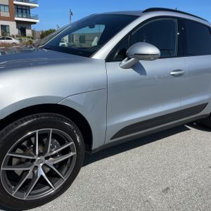 PORSCHE MACAN - 2
