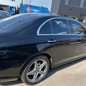 MERCEDES-BENZ E-CLASS - 9