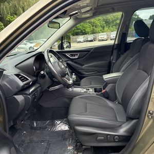 2024 Subaru FORESTER PREMIUM 缩略图 32
