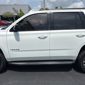 2019 Chevrolet TAHOE LT 照片 4
